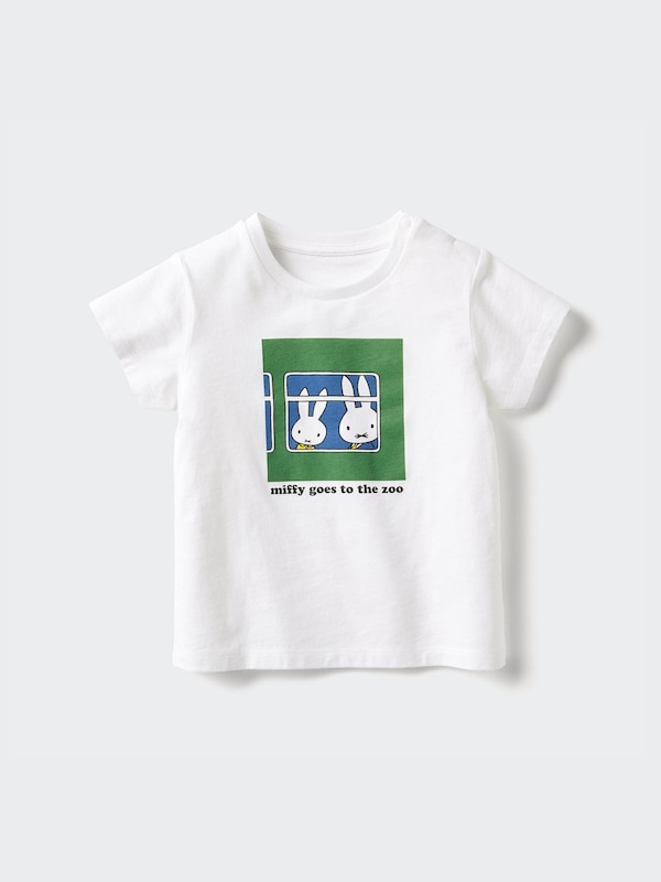

Коллекция иллюстрированных книг и графическая футболка Uniqlo, белый