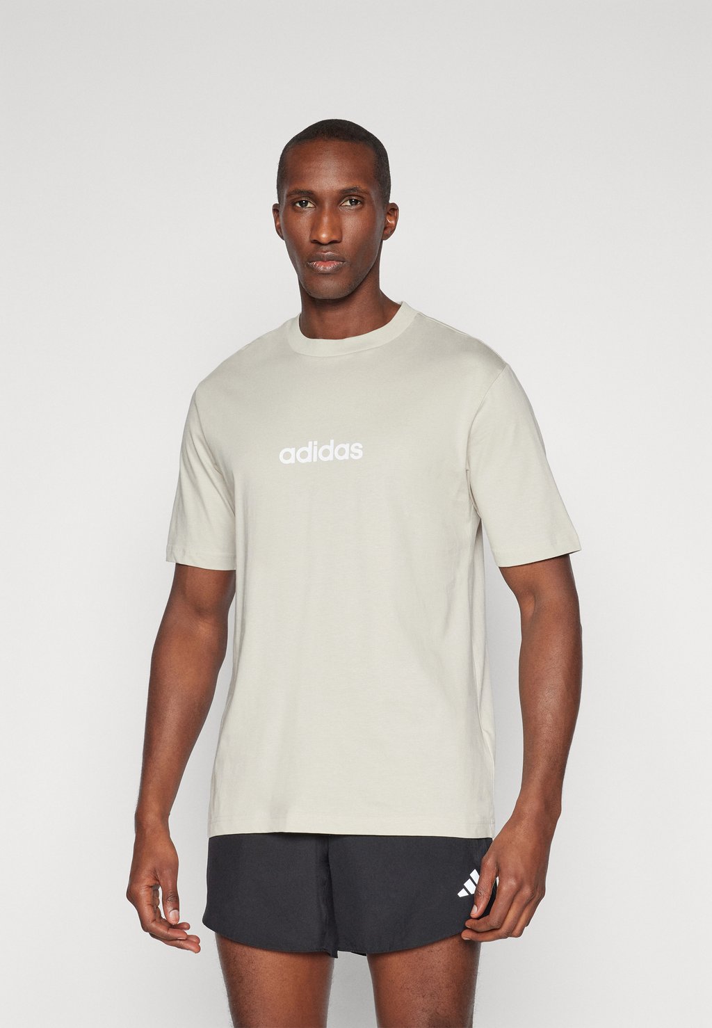 

Базовая футболка ESSENTIALS LINEAR SINGLE adidas Sportswear, бежевый