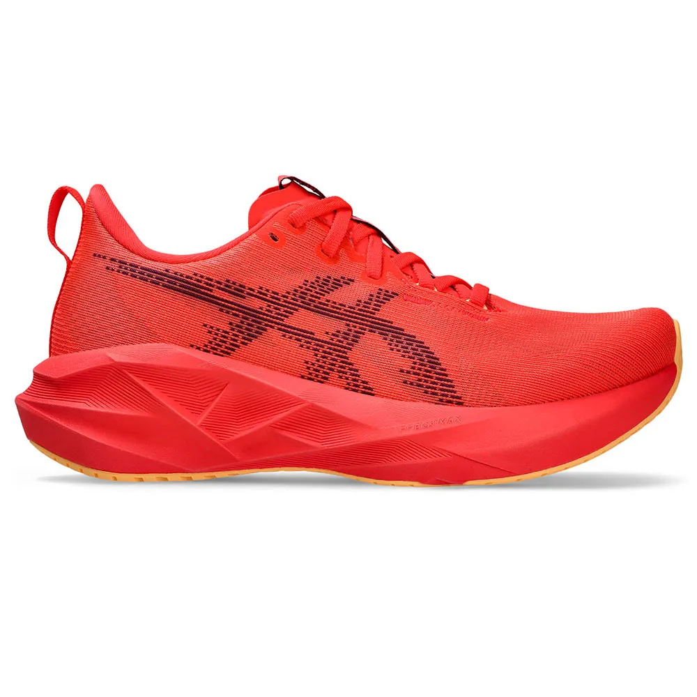 Беговые кроссовки Asics Novablast 5, красный