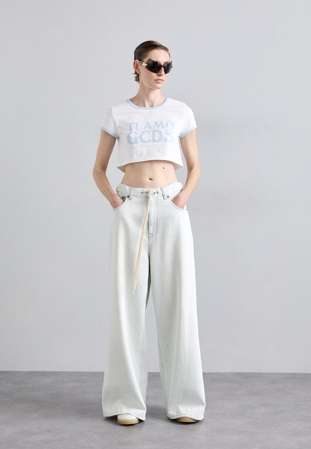 

Футболка с принтом Ti Amo Cropped GCDS, нежно-голубой