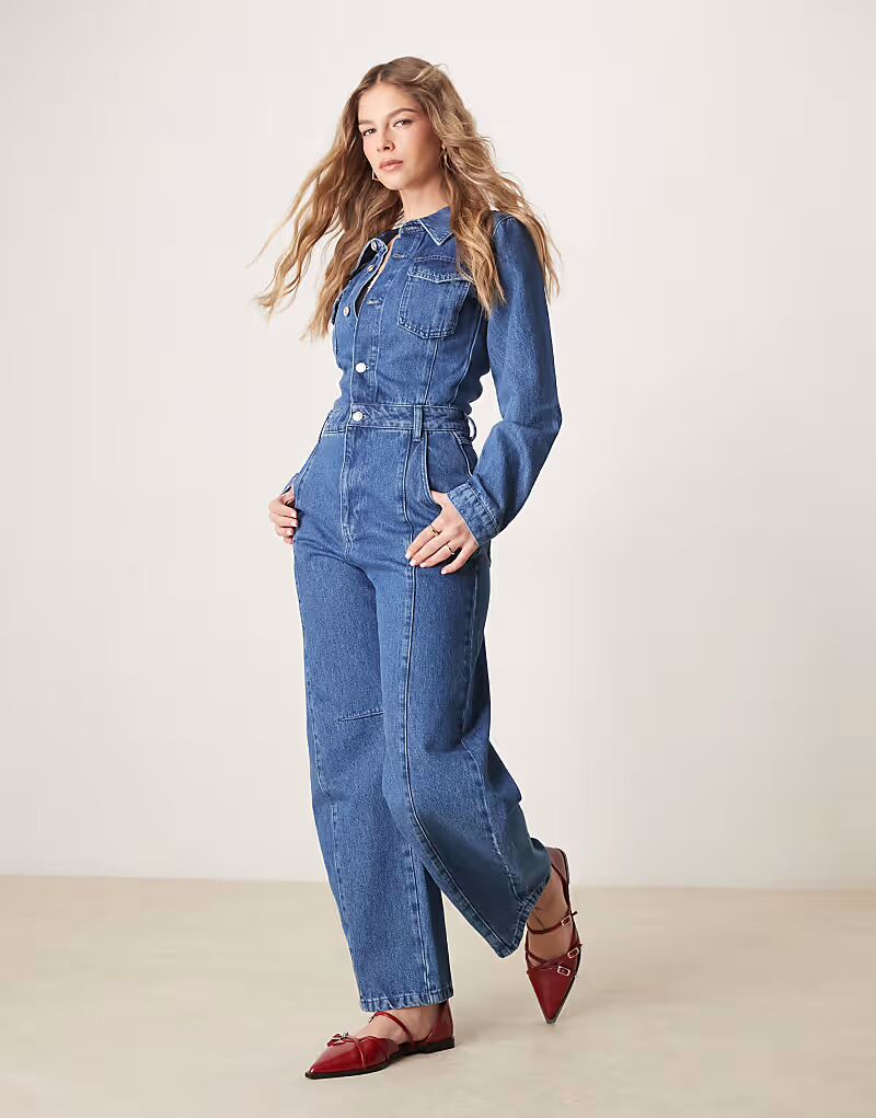 

Джинсовый комбинезон с длинными рукавами и застежкой-бочонком ASOS DESIGN цвета индиго