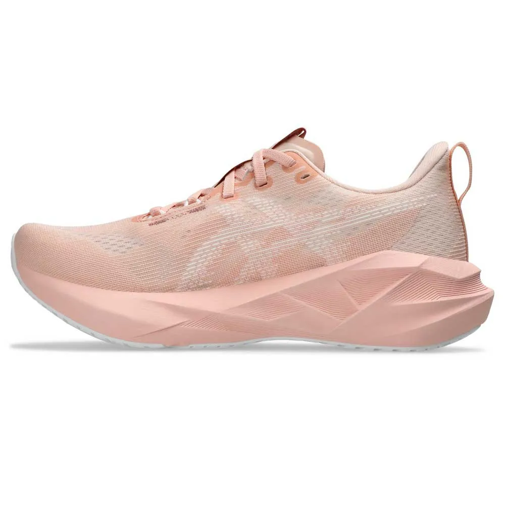 Беговые кроссовки Asics Novablast 5, розовый — фото 3
