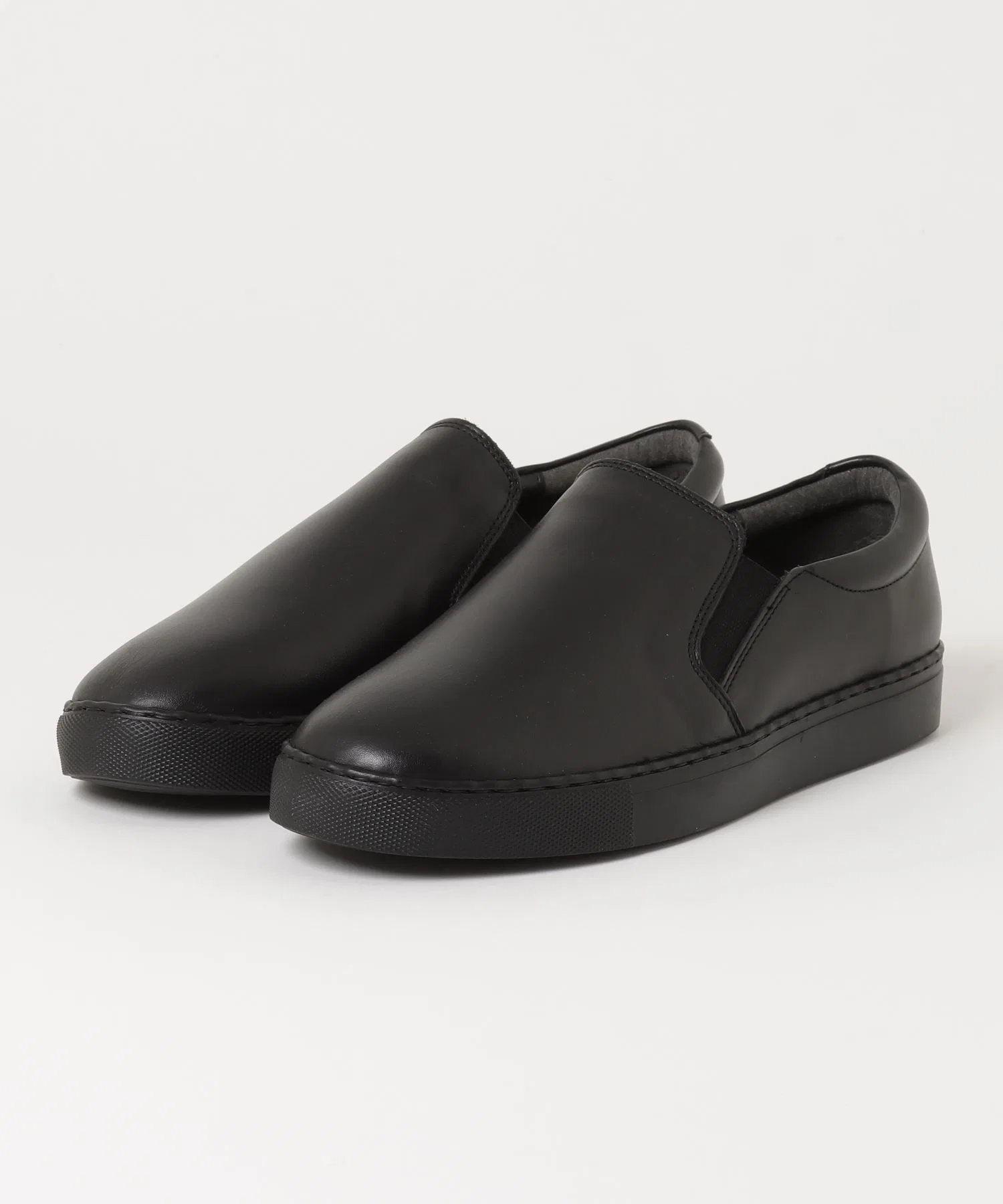 Мужские и женские слипоны MADULI LEATHER с подошвой