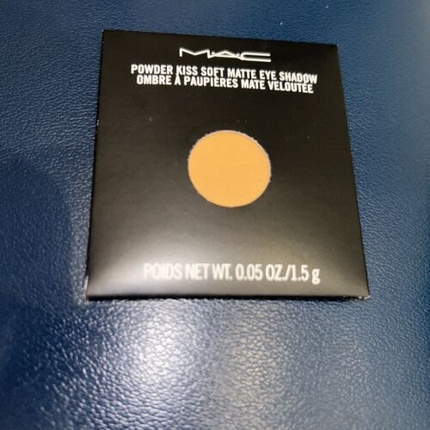 

Тени для век Powderkiss Matte Eyeshadow в этих сумках — дизайнерские V Rare US Mac