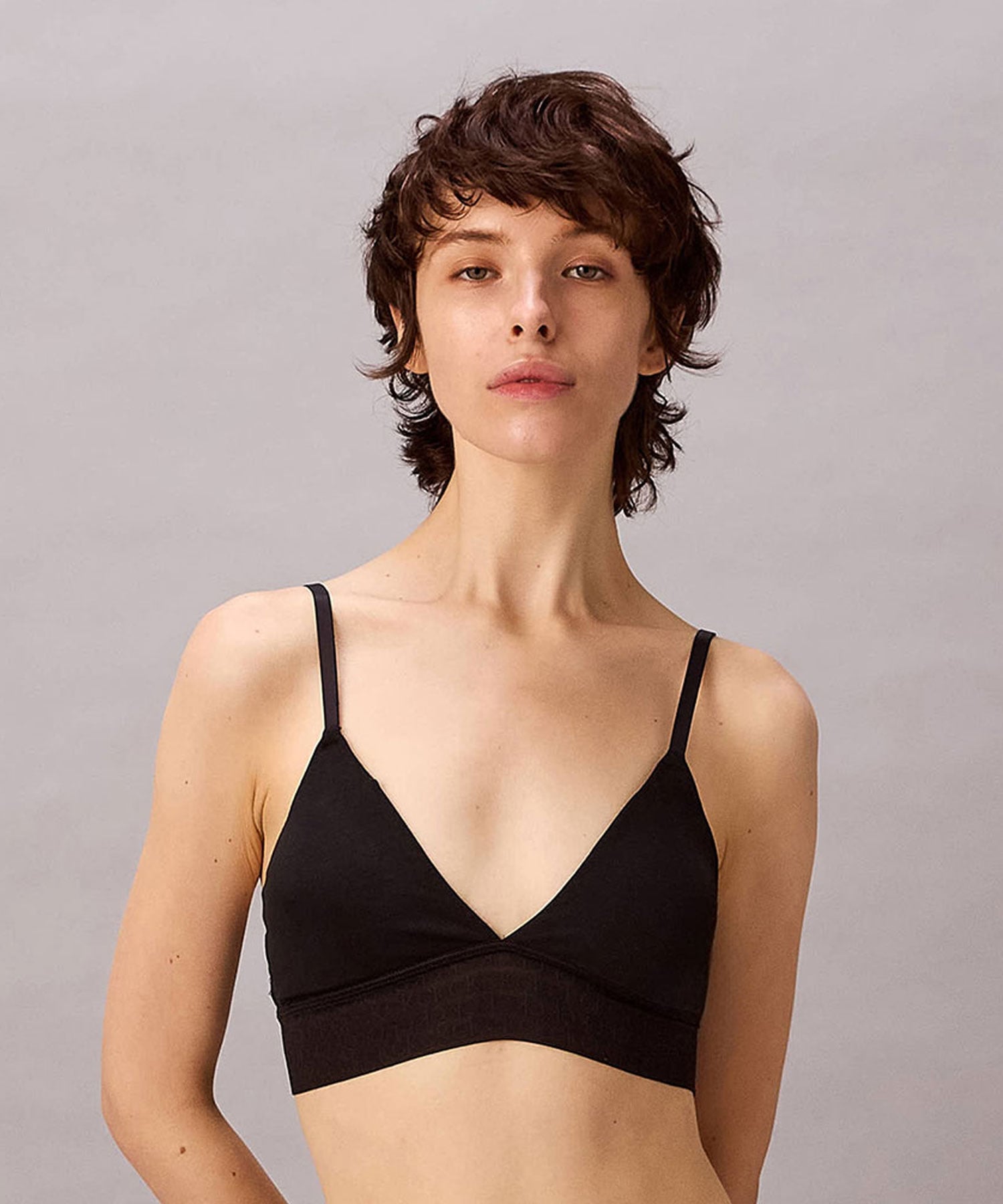 Бюстгальтер-треугольник Calvin Klein Lightly Line, нижнее белье Calvin Klein QP3461O, Black