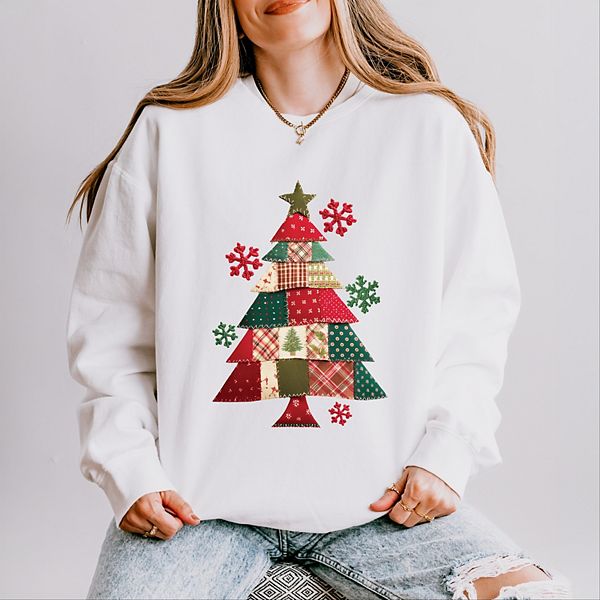 

Свитшот женский легкий garment dyed с принтом Christmas tree patchwork Simply Sage Market, White