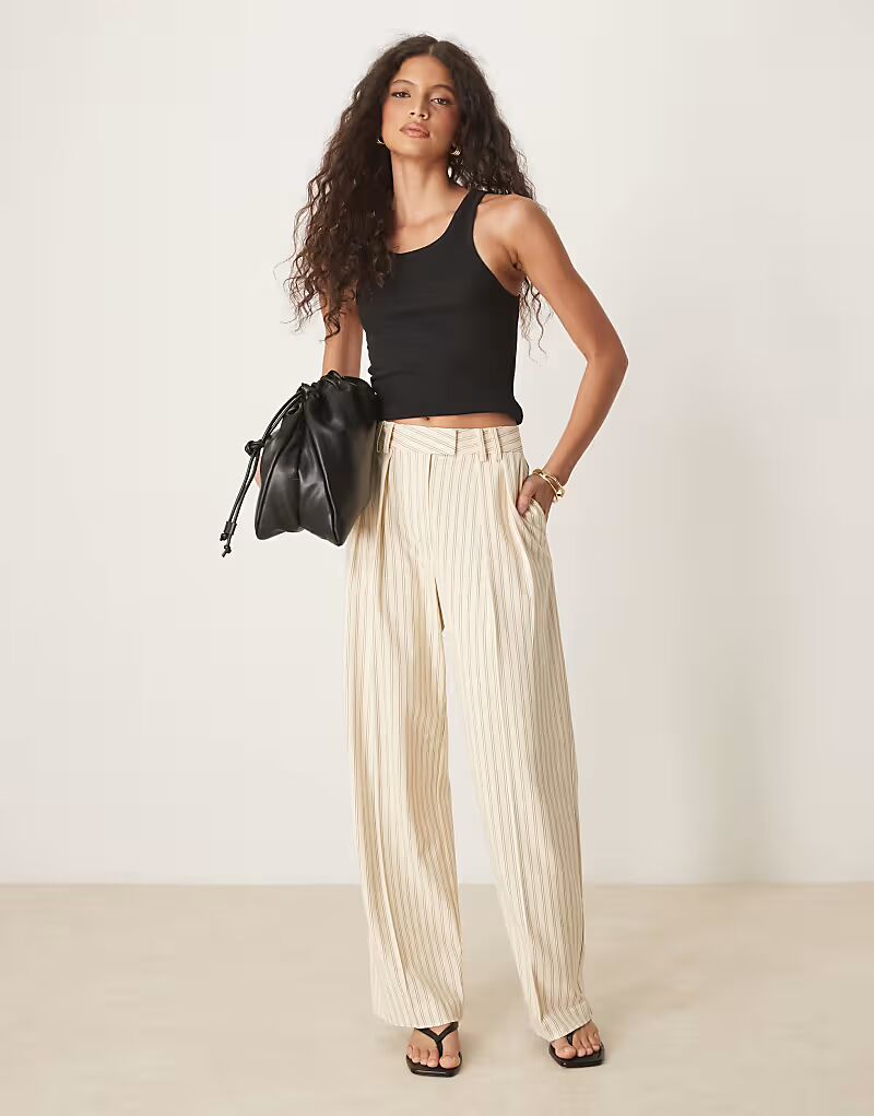 

Широкие брюки ASOS DESIGN с защипами в полоску цвета пахты