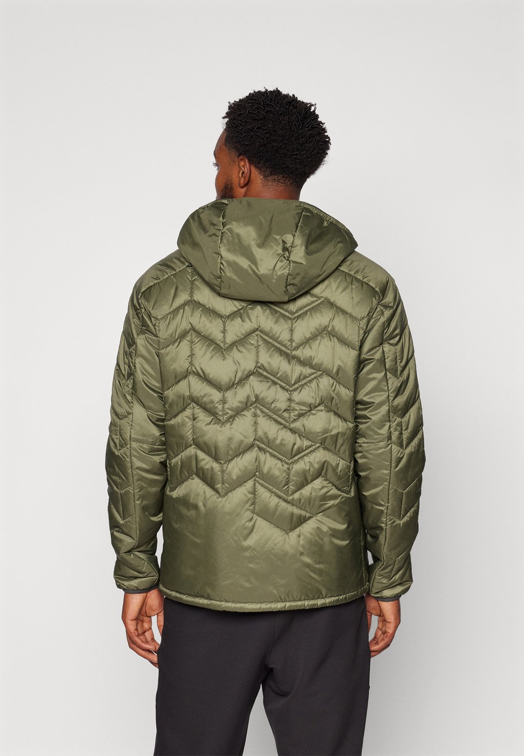 

Зимняя куртка ELEVATE LINER HOOD Peak Performance, темно-зеленый