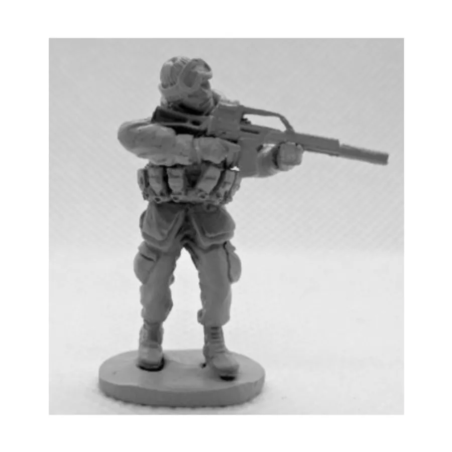 

Российский ПМГ с HK G36 (стрельба с фуражкой и очками), Historical Miniatures (1:48) (Honourable Lead Boiler Suit)