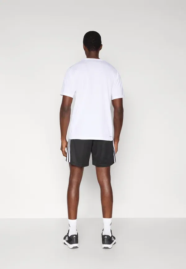 Спортивные шорты Adidas Performance Workout essentials base 3 stripes, черно-белые — фото 3
