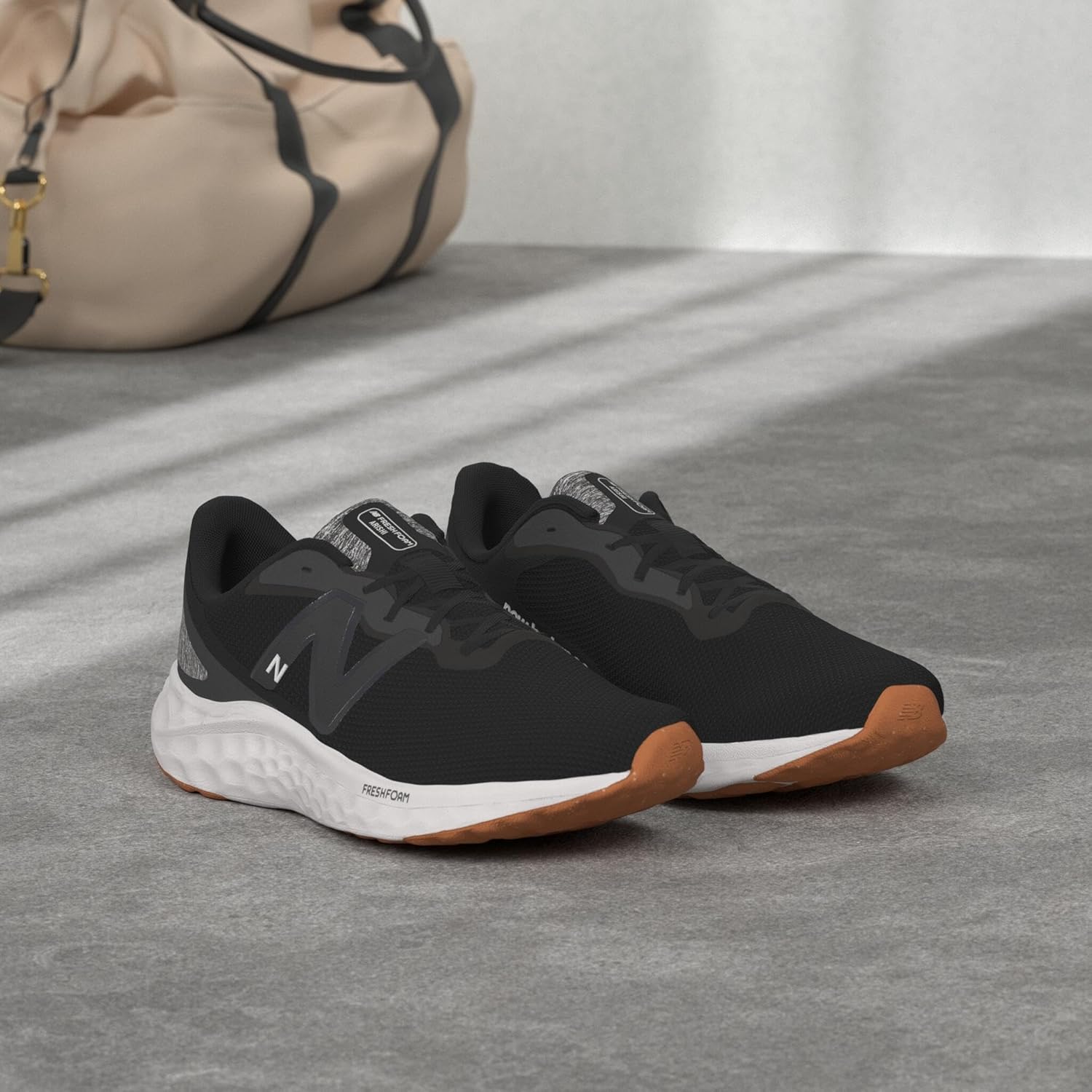 Кроссовки для бега New Balance Men's Fresh Foam Arishi V4, черный — фото 2