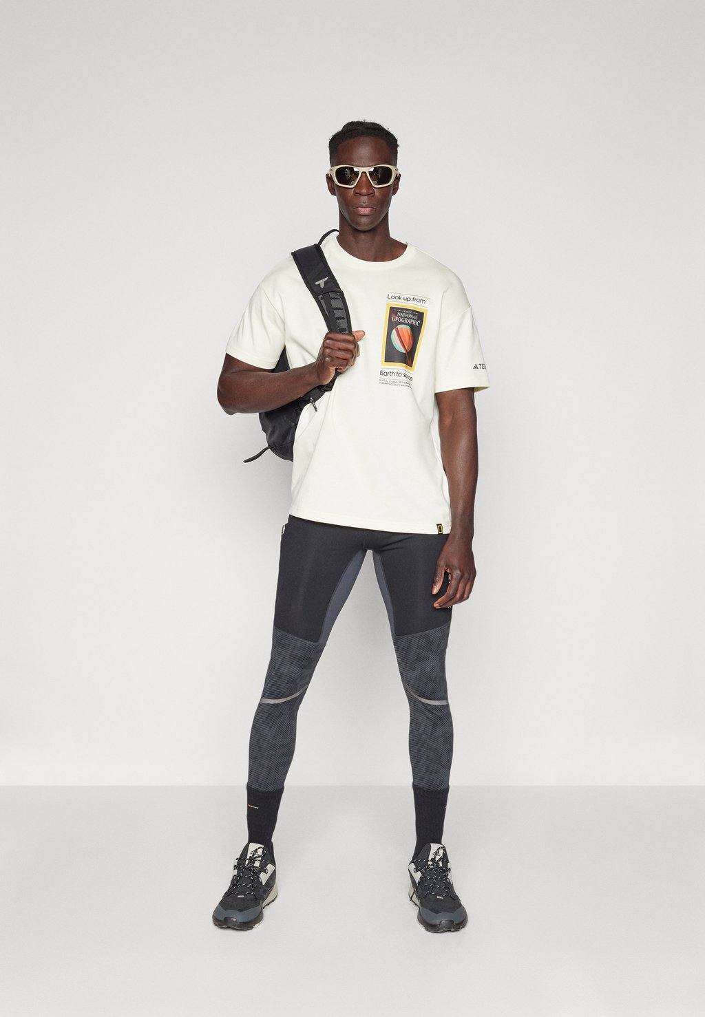 

Спортивная футболка GRAPHIC Adidas Terrex, молочный