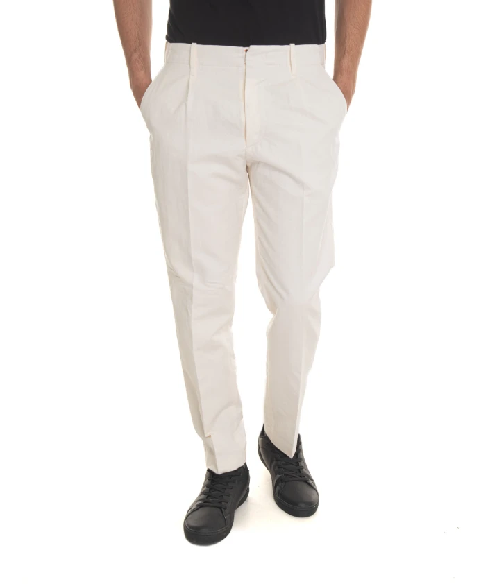 

Брюки чинос с застежкой на пуговицы и разрезом, как у портного. Hindustrie, бежевый