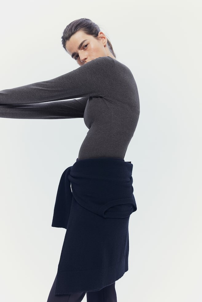 

Спортивная рубашка с длинными рукавами из материала drymove H&M, серый