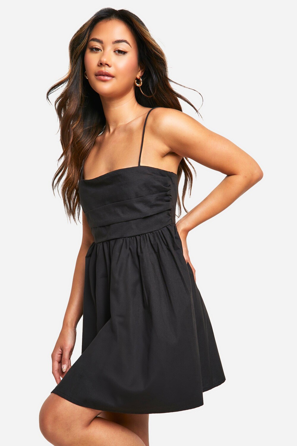 

Мини-платье из хлопкового поплина со сборками boohoo, черный