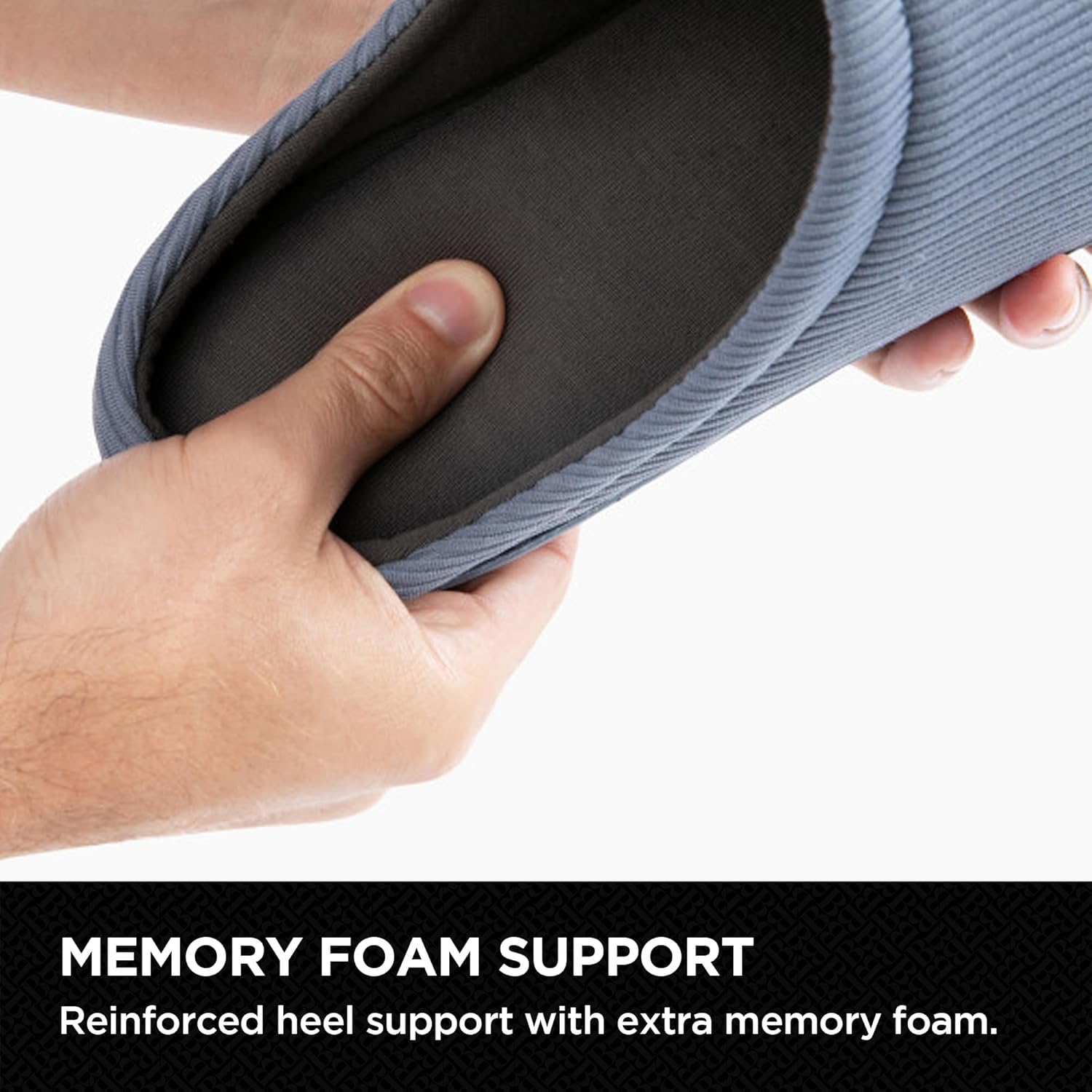 Мужские домашние тапочки Brookstone Classic Comfort с пеной памяти - теплые и удобные, мягкая плюшевая подкладка, подошва с противоскользящим эффектом, голубой — фото 2
