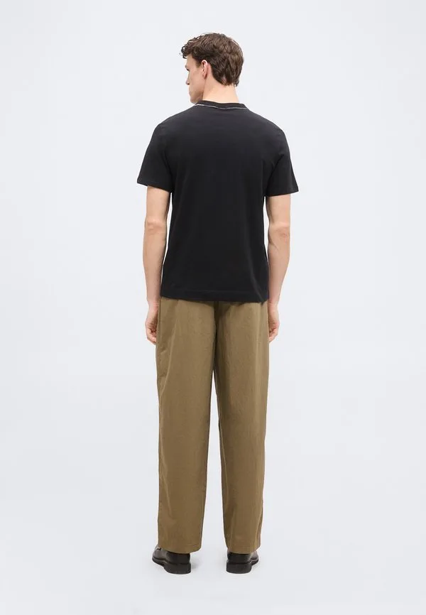 Базовая футболка из коллекции contrast sched ringer crew с контрастной строчкой Calvin Klein, Black — фото 4