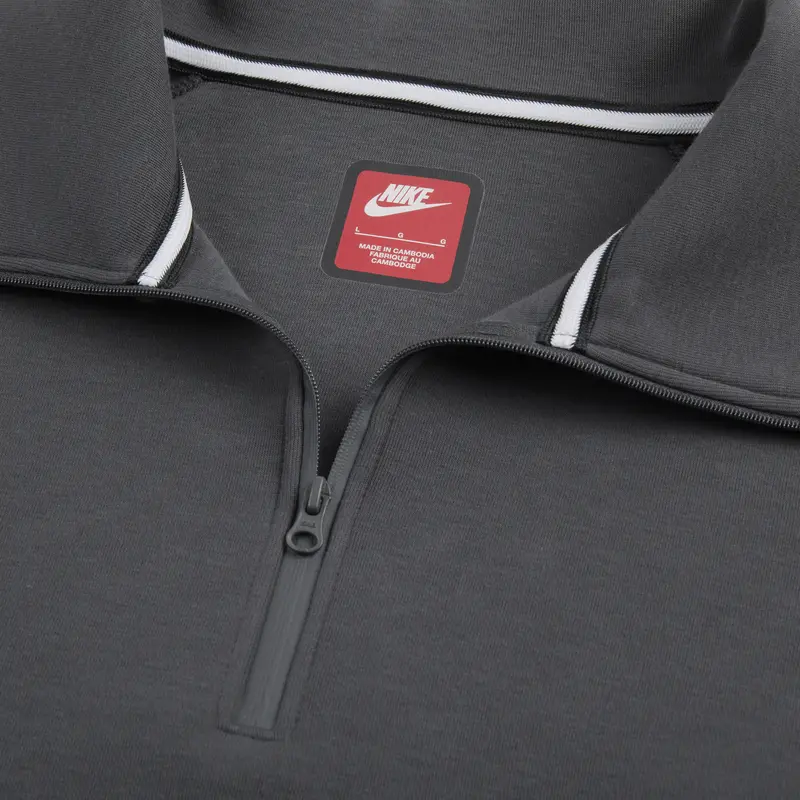 Футболка TECH Futura Мужская Угольно-черный/Угольно-черный Nike — фото 4