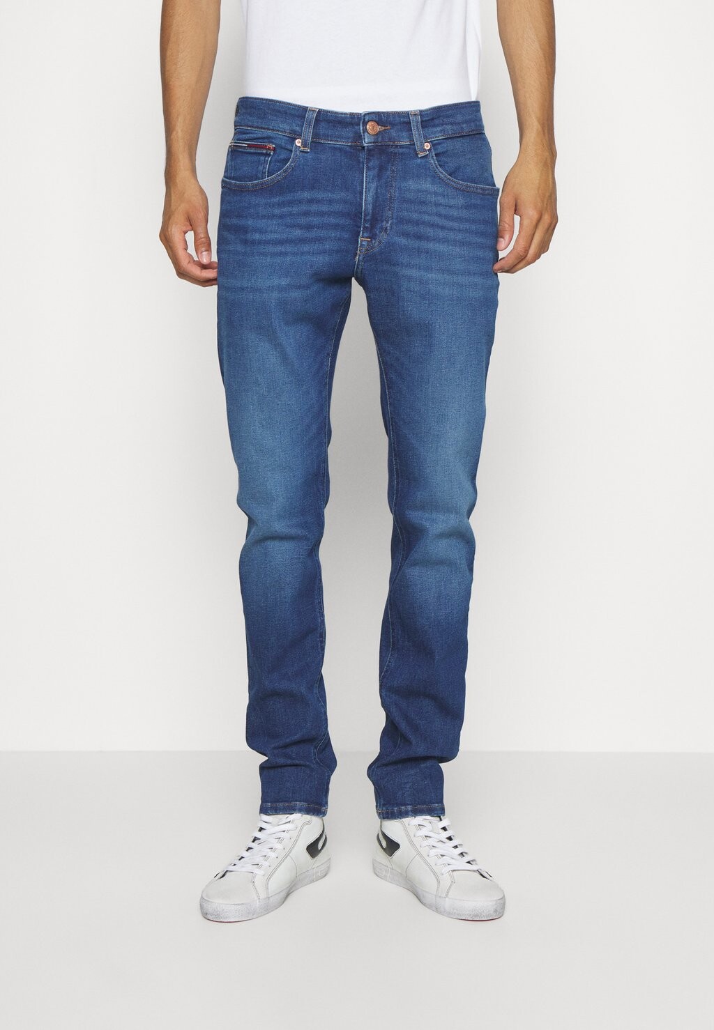 

Джинсы приталенного кроя SCANTON SLIM Tommy Jeans, темный деним