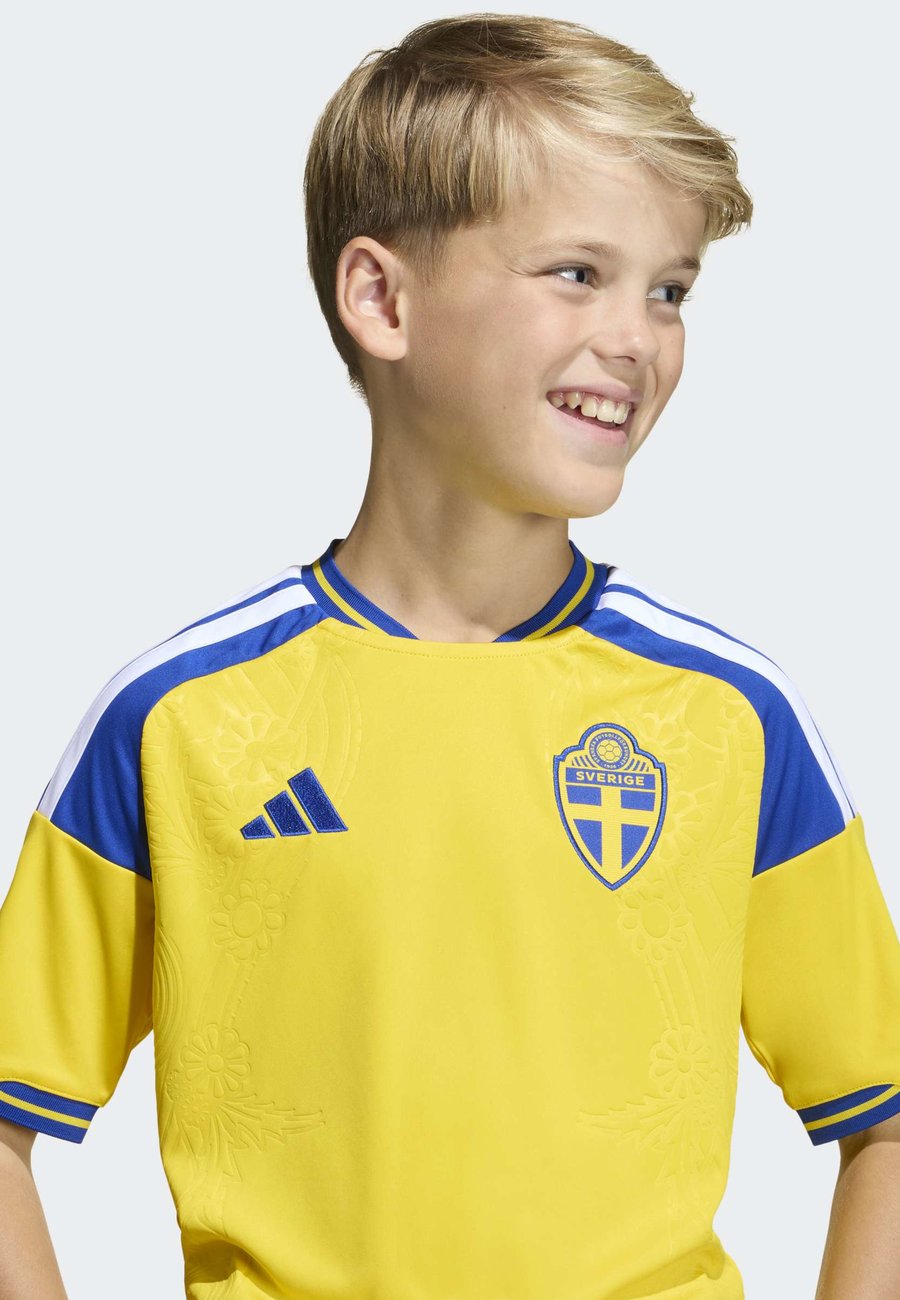 Футболка Adidas Performance SVFF SWEDEN HOME YOUTH UNISEX, Yellow — фото 4