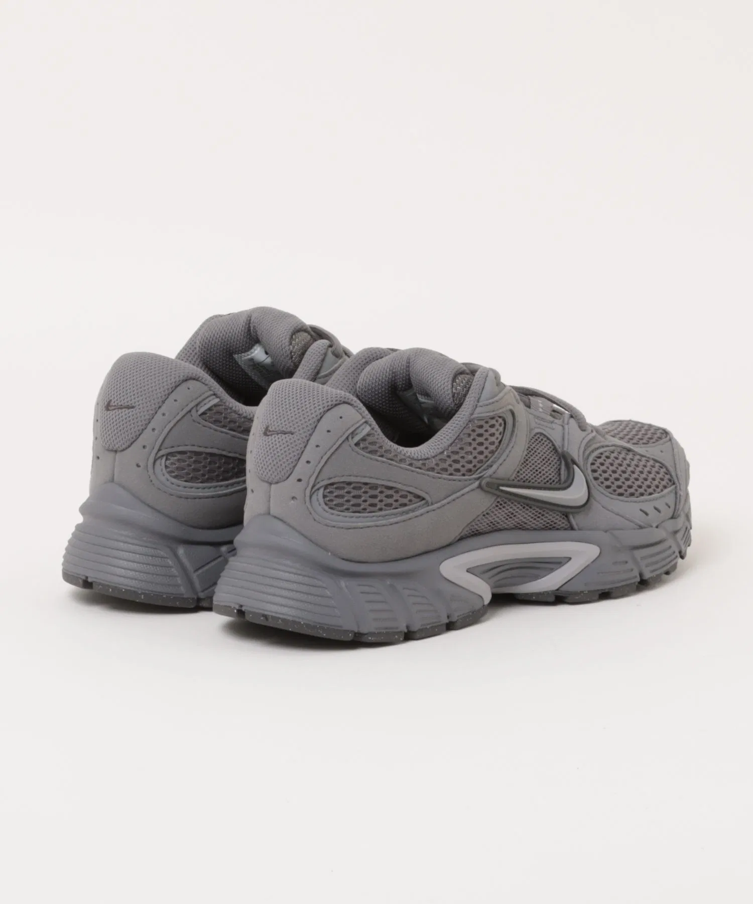 Мужские кроссовки NIKE V5 RNR для бега серые — фото 2