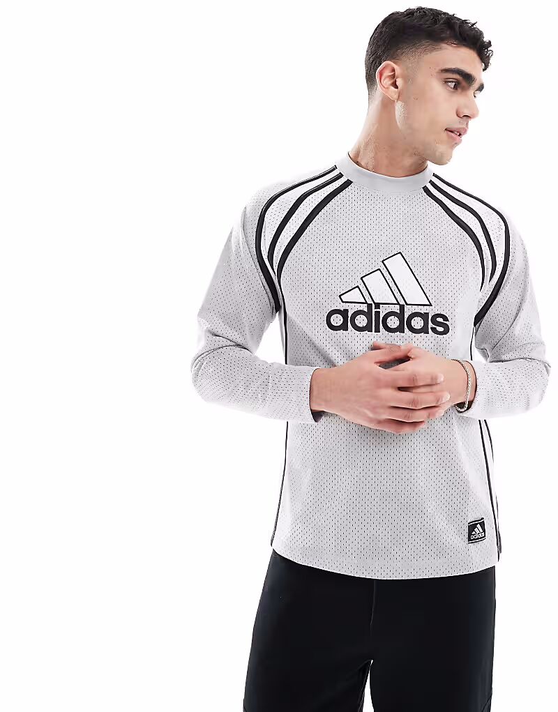 

Топ Adidas Originals Warm-up серого цвета два