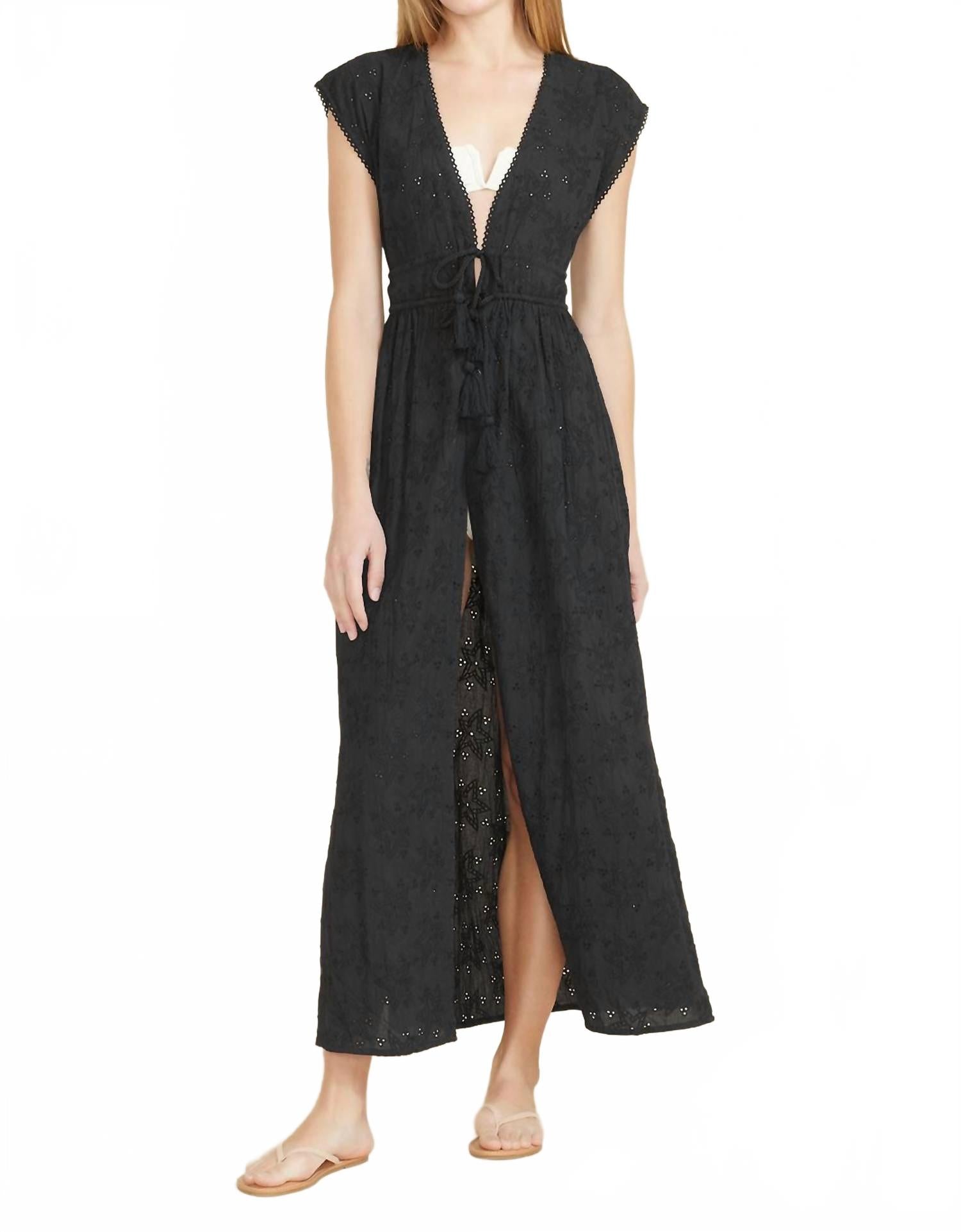 

Фонтелина Платье в черном цвете Sitano