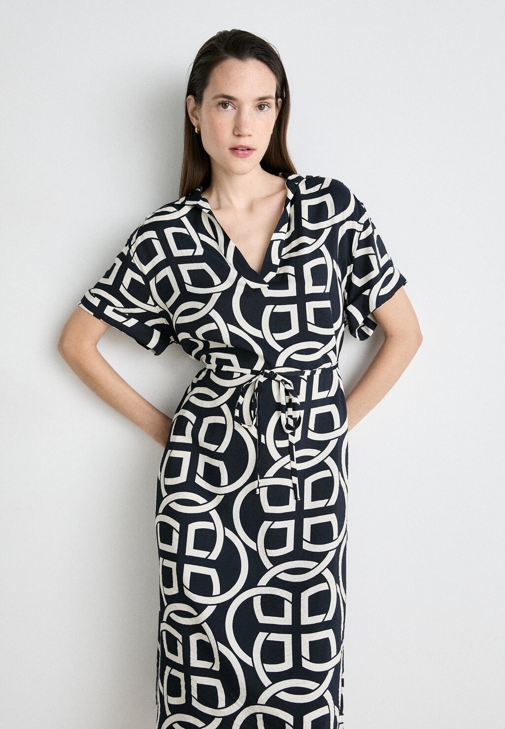 

Повседневное платье MONOGRAM CAFTAN GANT, темно-синий