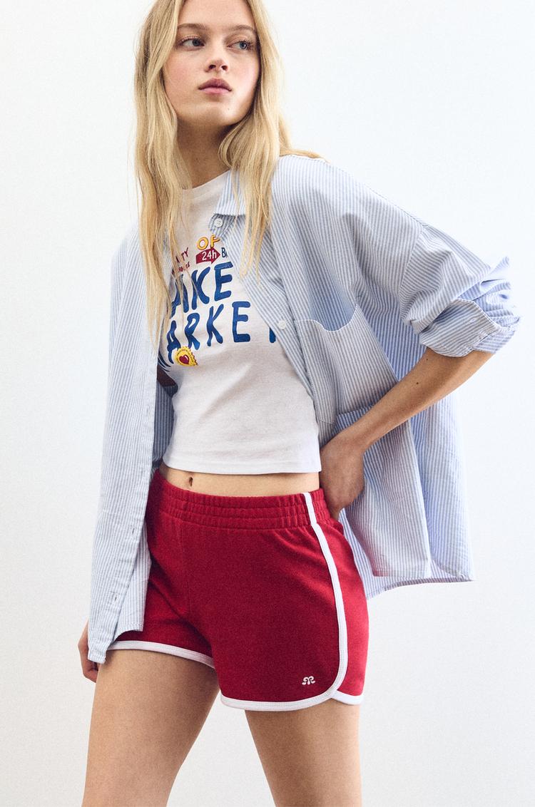 

Спортивные шорты с контрастом для троих Pull And Bear, красный