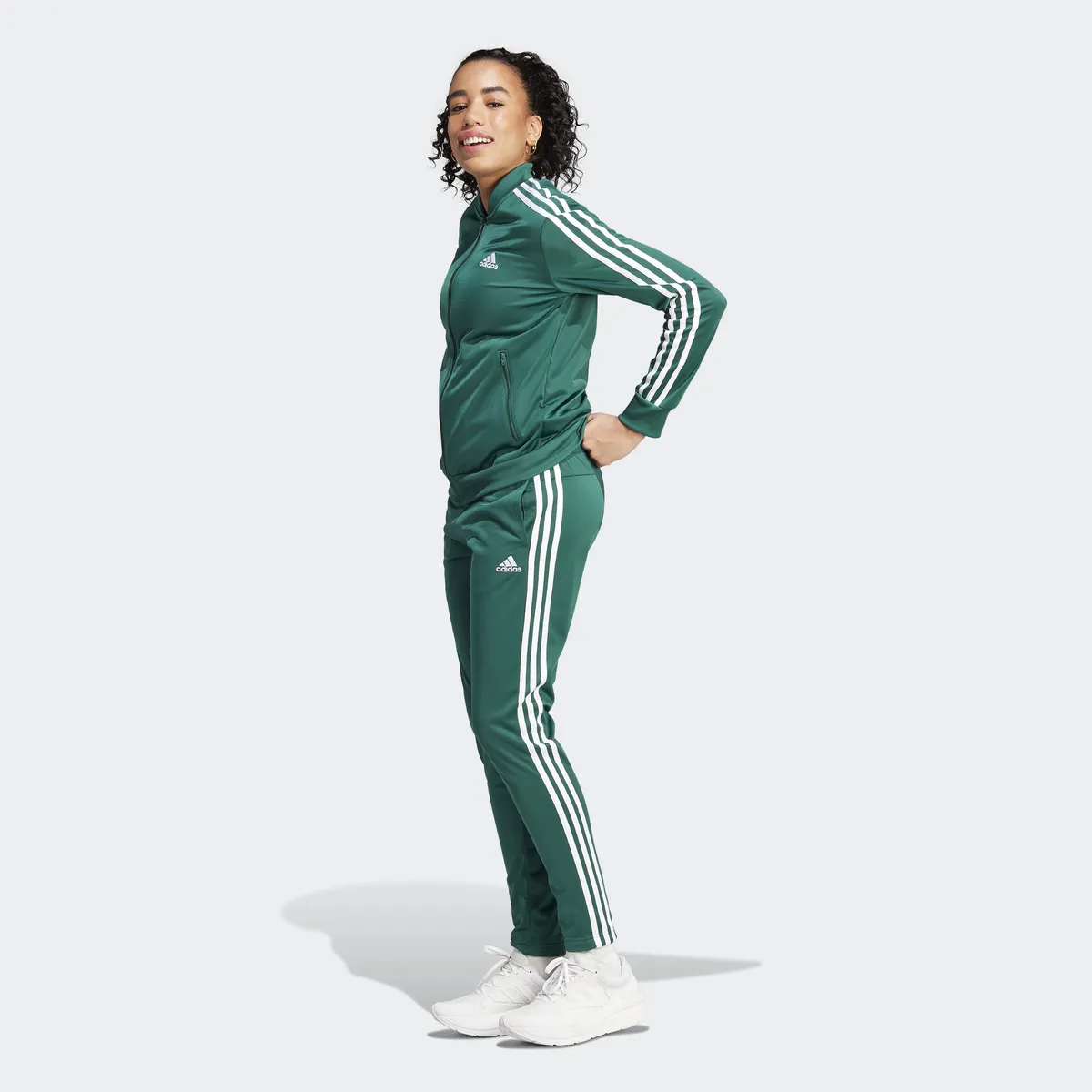 

Спортивный костюм Adidas Sportswear "W 3S TR TS" (2 шт.), белый