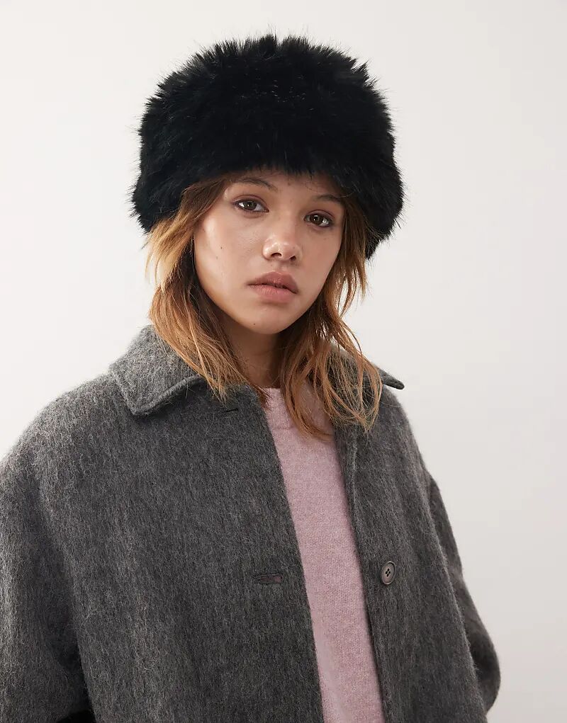 

Повязка на голову из искусственного меха Weekday черного цвета