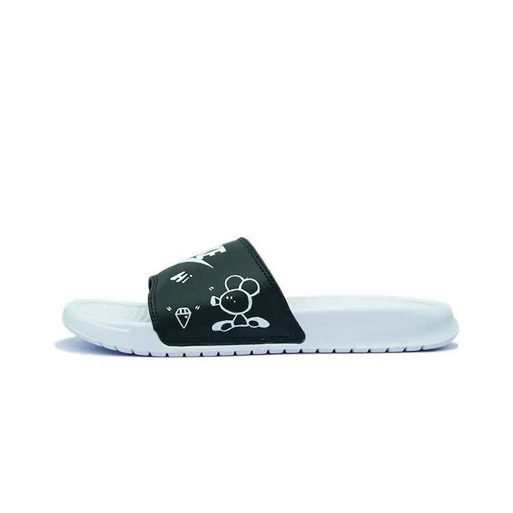 

Шлепанцы Benassi JDI унисекс белые/черные Nike