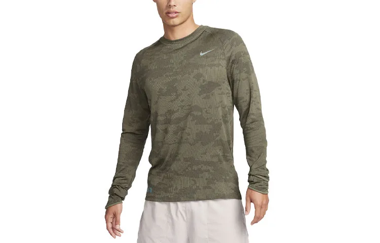 Nike Футболка мужская Medium Olive Crew Neck Moderate Straight Fit — фото 3