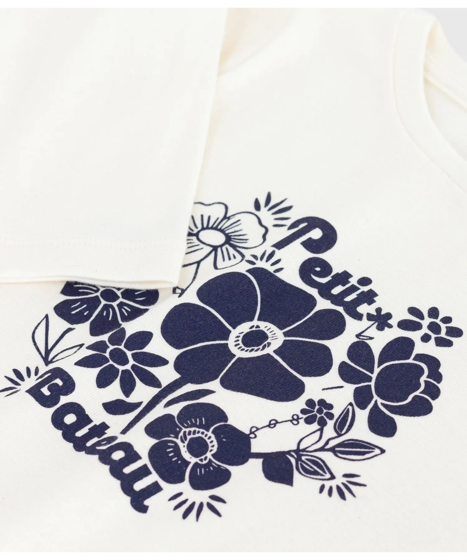 Детская футболка с длинными рукавами PETIT BATEAU с цветочным принтом белая — фото 3