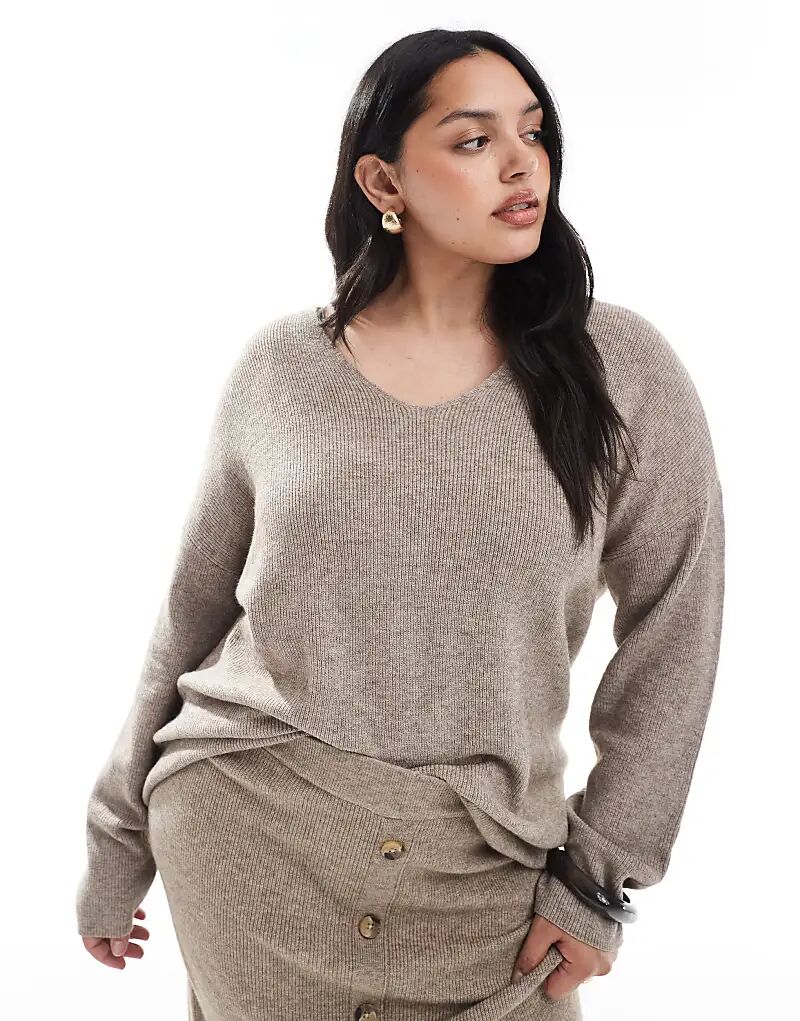 

ONLY Curve свободный ребристый джемпер с V-образным вырезом бежевого цвета