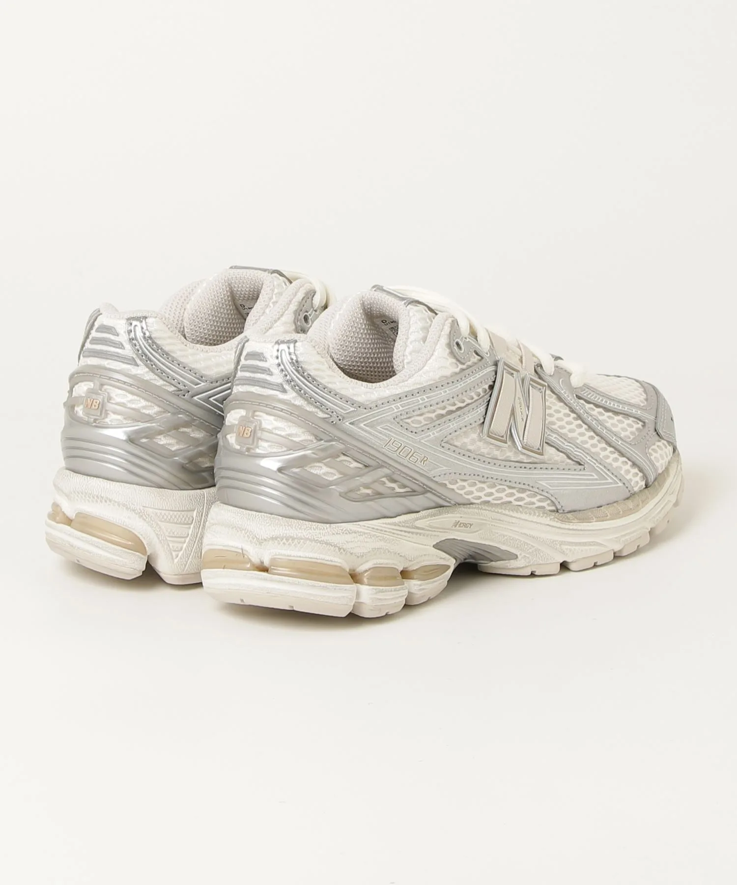 Унисекс кроссовки New Balance 1906R серебристые — фото 4