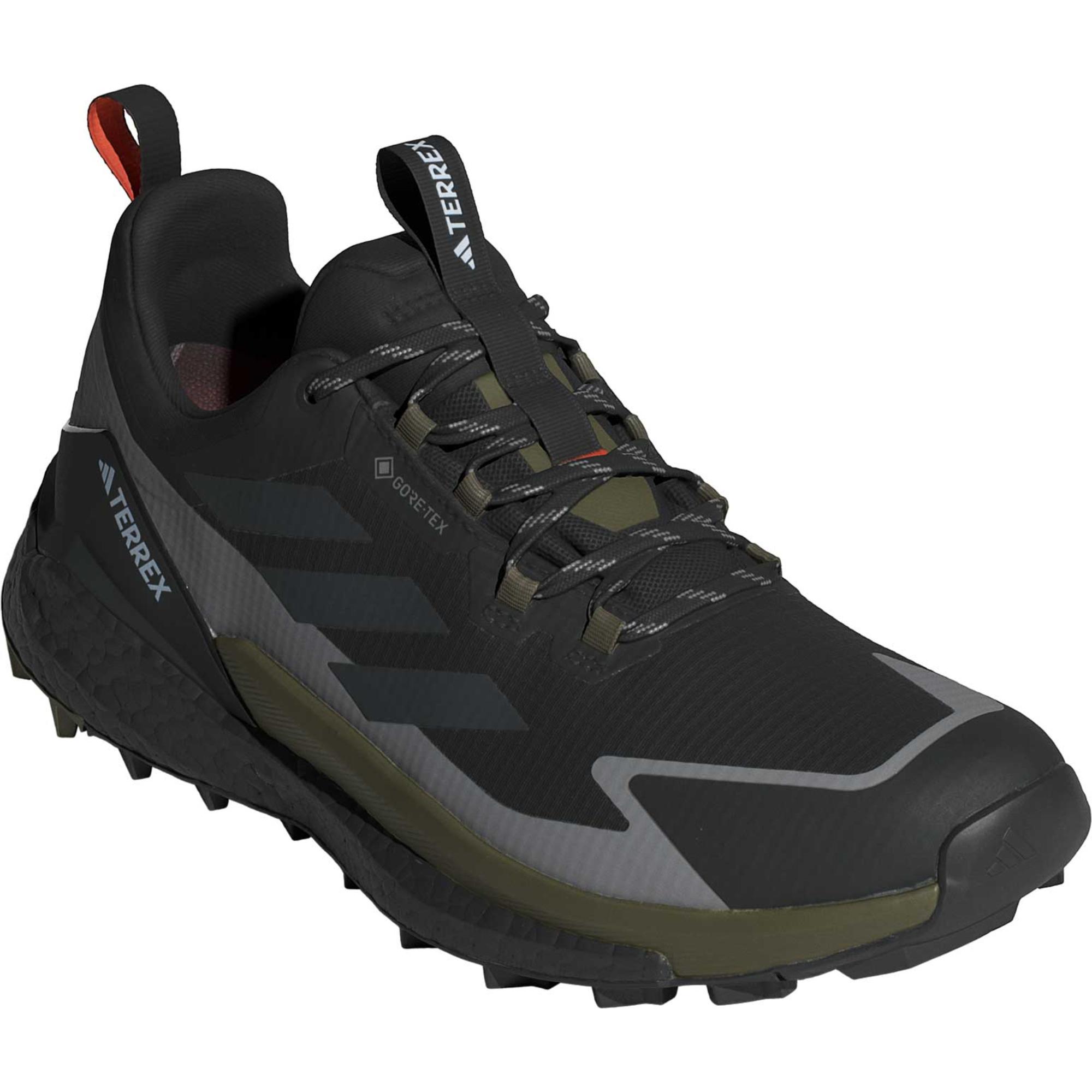 Мужские походные ботинки Terrex Free Hiker 2.0 Low Gore-Tex Adidas, Balck/Carbon/Olive Strata — фото 2