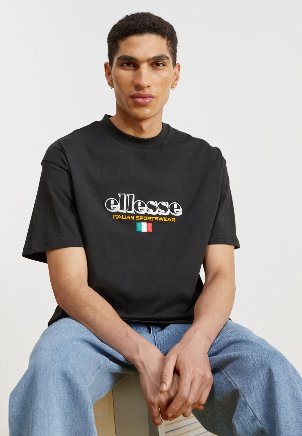 

Футболка с принтом VOUGHT TEE Ellesse, цвет black