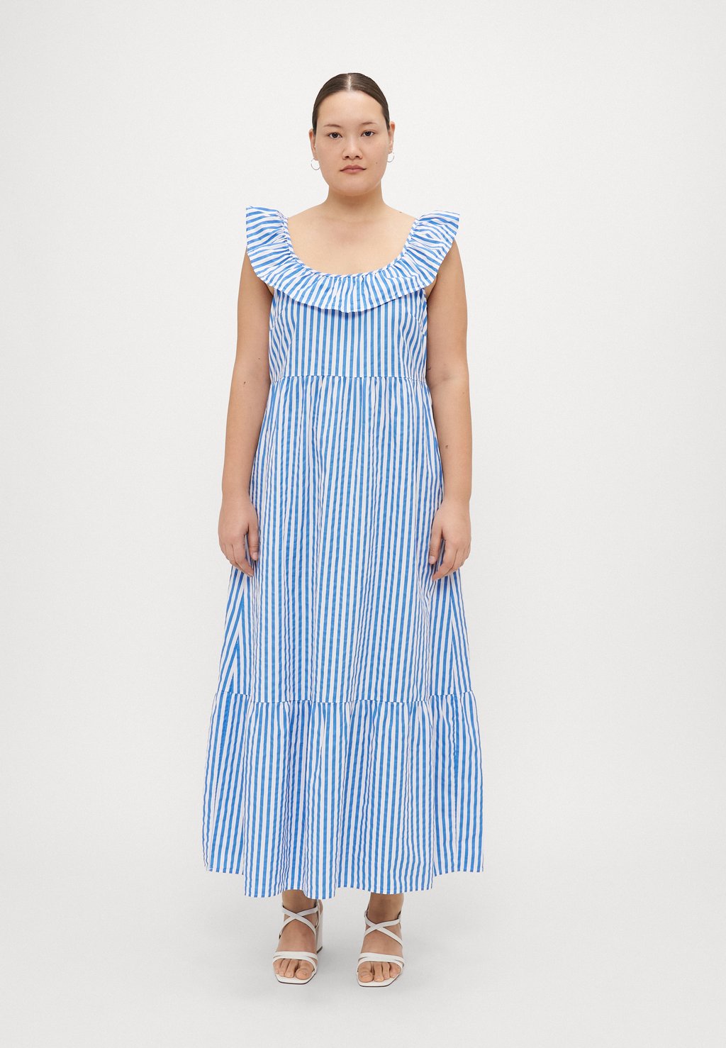 

Платье макси VMCJARLOTTE RUFFLE ANCLE DRESS Vero Moda Curve, мультиколор