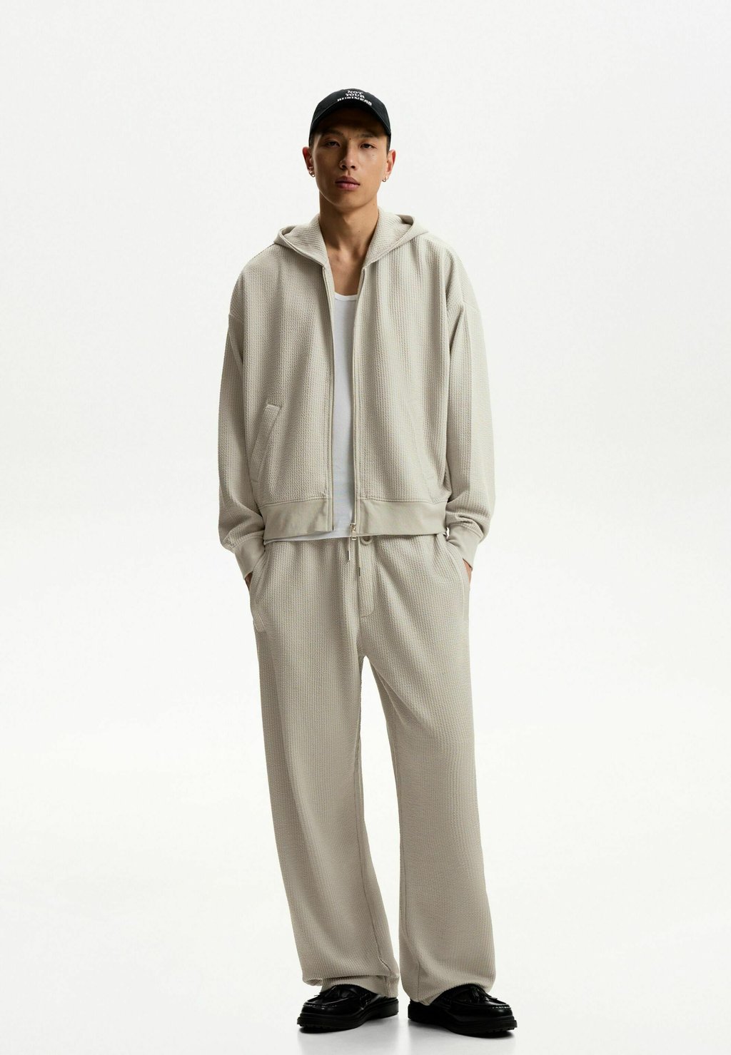 

Спортивные штаны WIDE-LEG Bershka, серый