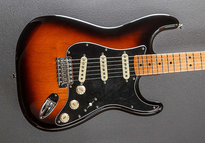 

Электрогитара Fender Vintera II 70's Stratocaster - 3 Color Sunburst w/Maple