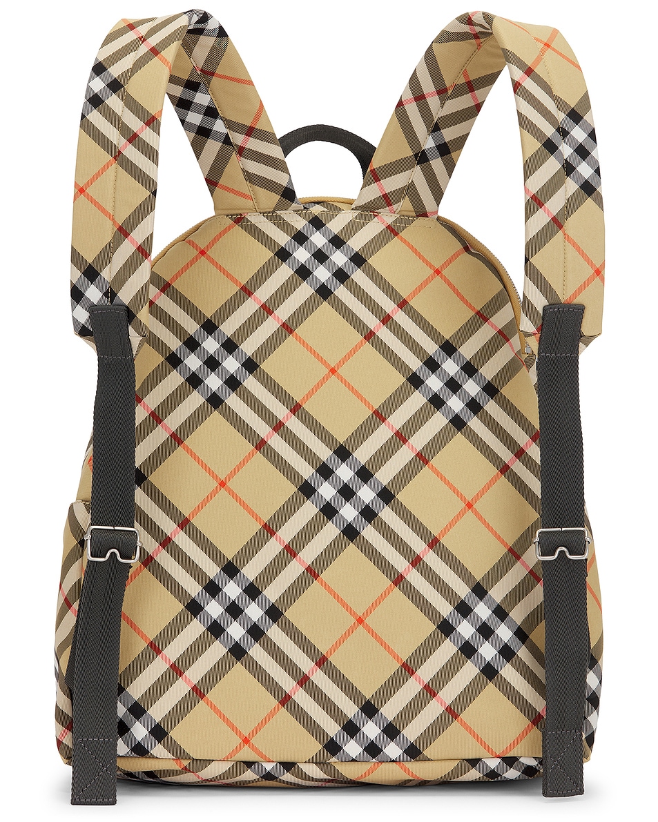 

Незаменимый рюкзак Burberry, песочный