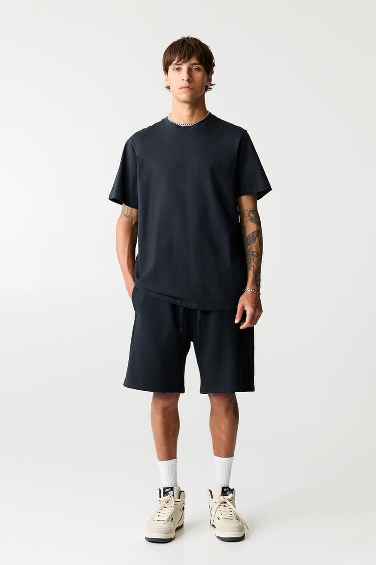 

Комплект из базовых шорт-бермуд и футболки Pull And Bear, синий
