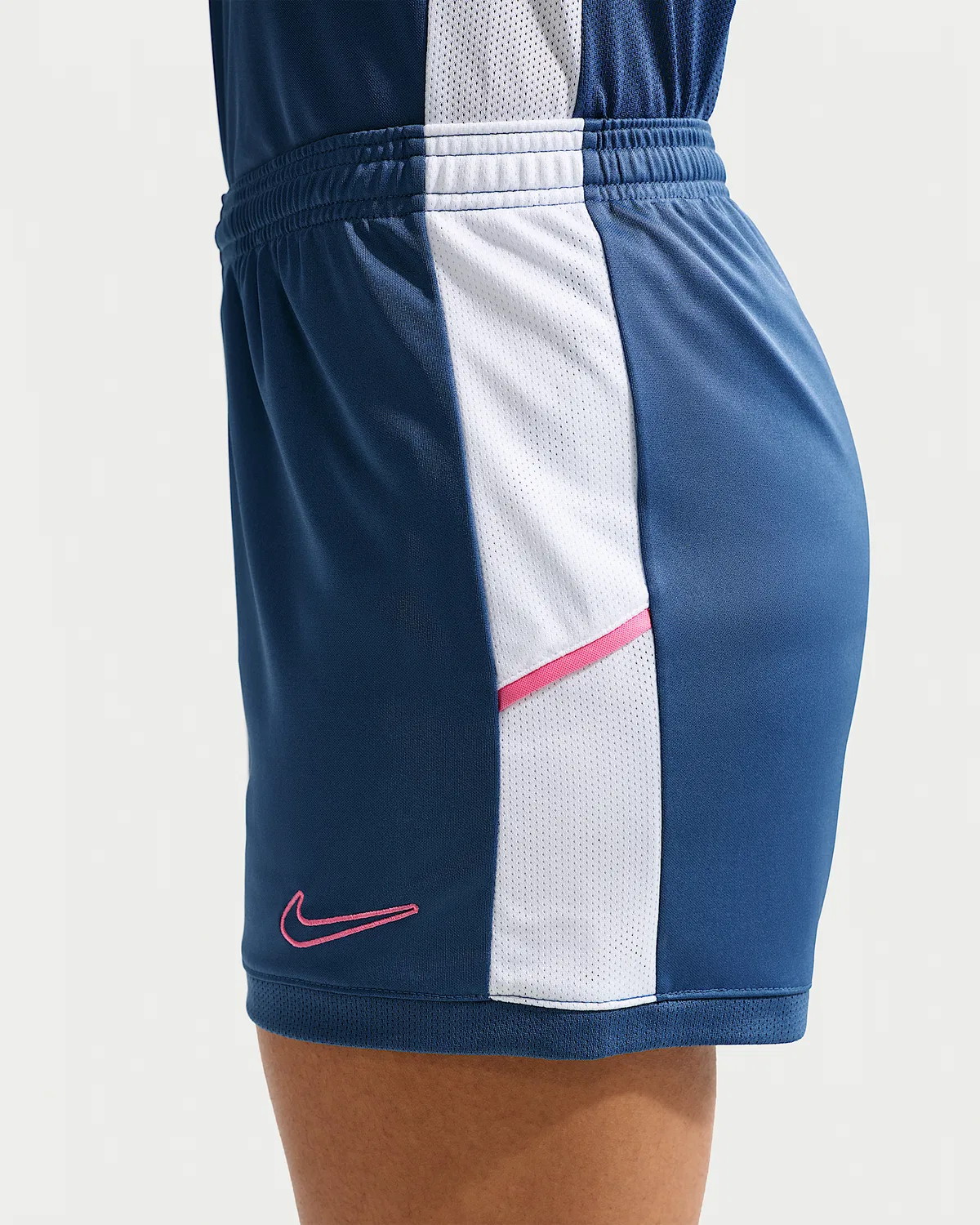 Женские футбольные шорты Nike Academy Dri-FIT 4", Mystic Navy/White/Pinksicle/Pinksicle — фото 3