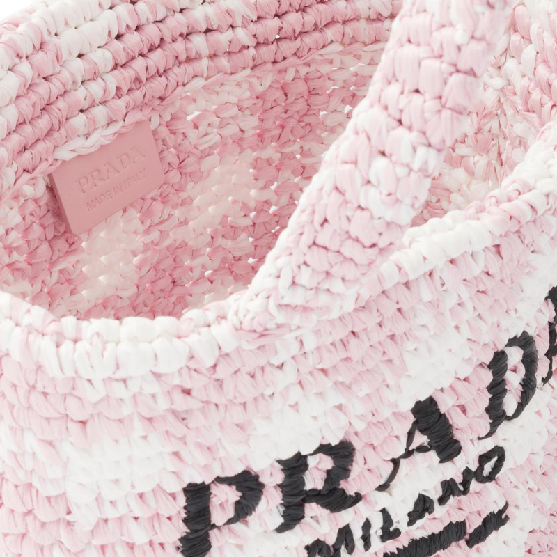 Маленькая женская сумка из соломы, лозы и рафии снежно-розового цвета PRADA — фото 4