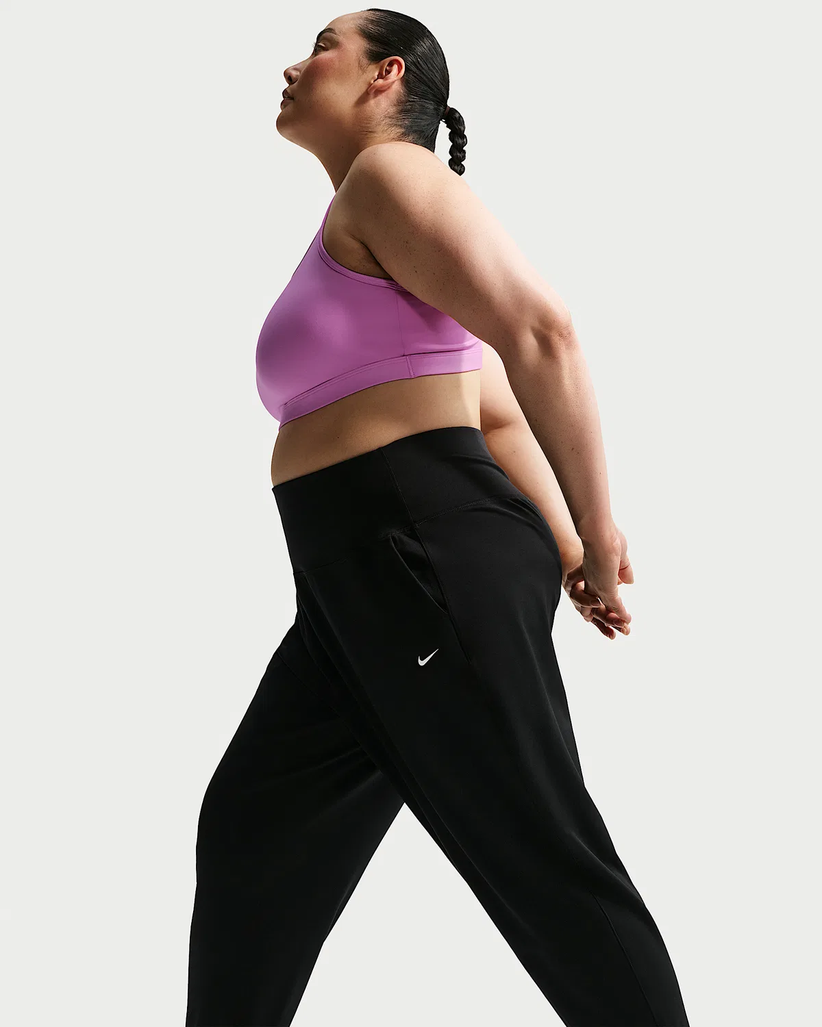 Женские утепленные джоггеры с высокой посадкой Nike One (Plus Size), Black/White — фото 4