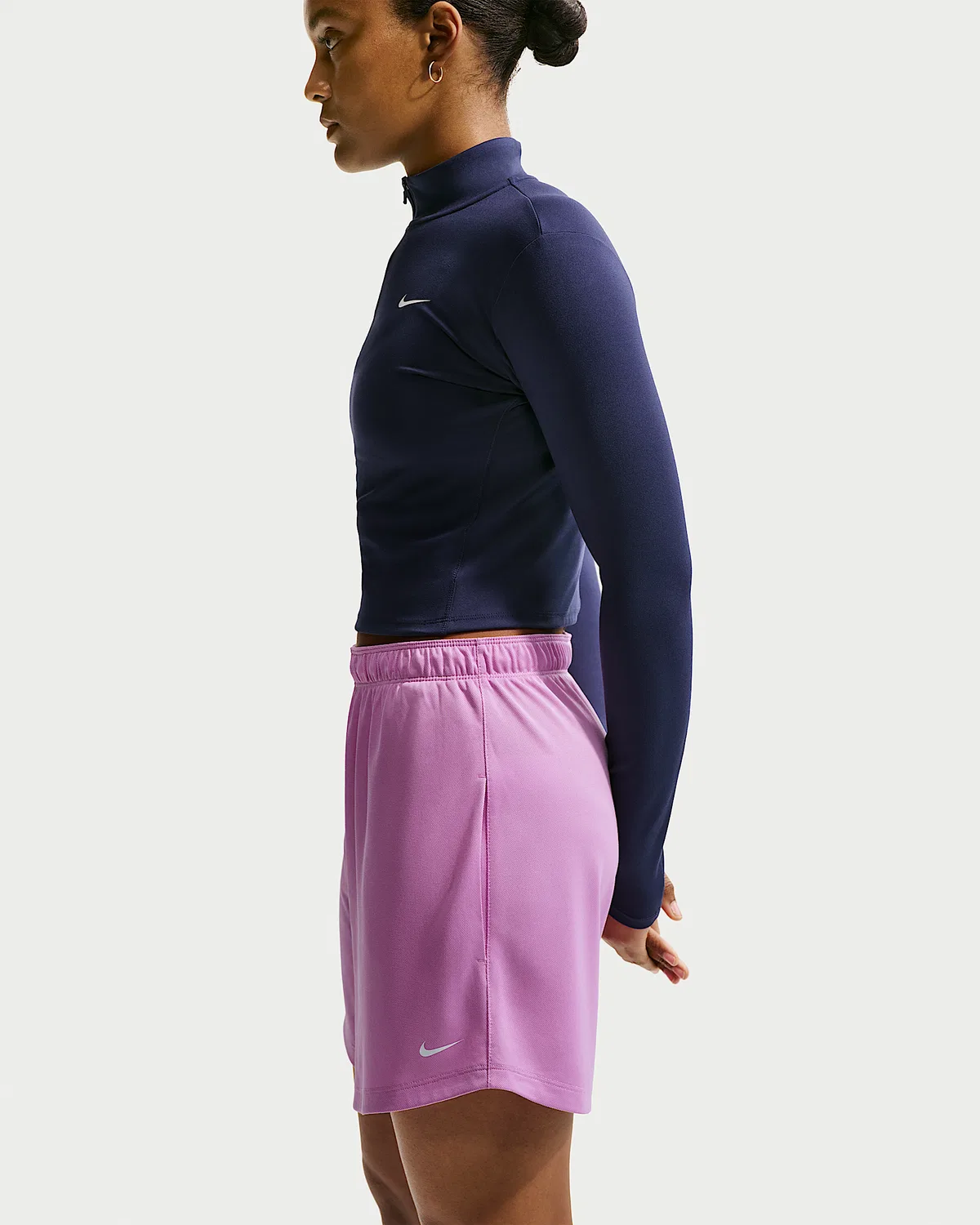 Женские шорты Nike Attack Dri-FIT средней посадки, длина 4", Light Magenta/Pink Foam/White — фото 3