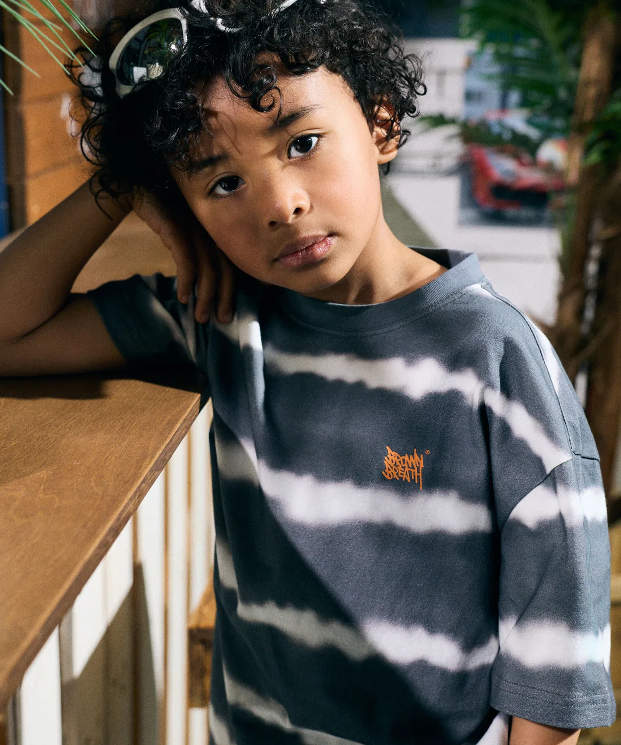 Детская футболка с окрашенными полосками Brownbreath Kids, серая