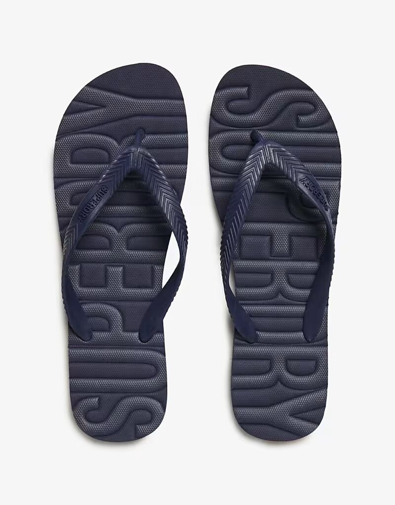 

Вьетнамки с логотипом Superdry Core в насыщенном темно-синем цвете