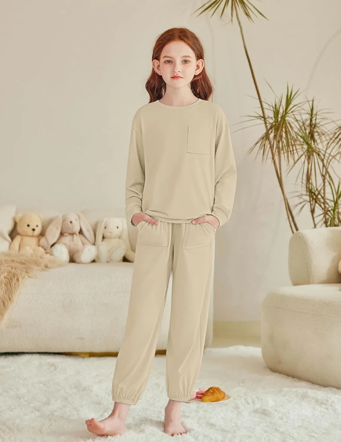 Комплект повседневной одежды для девочек Arshiner из двух предметов: толстовка с длинными рукавами и спортивные штаны с карманами, 5-13 лет, бежевый — фото 4